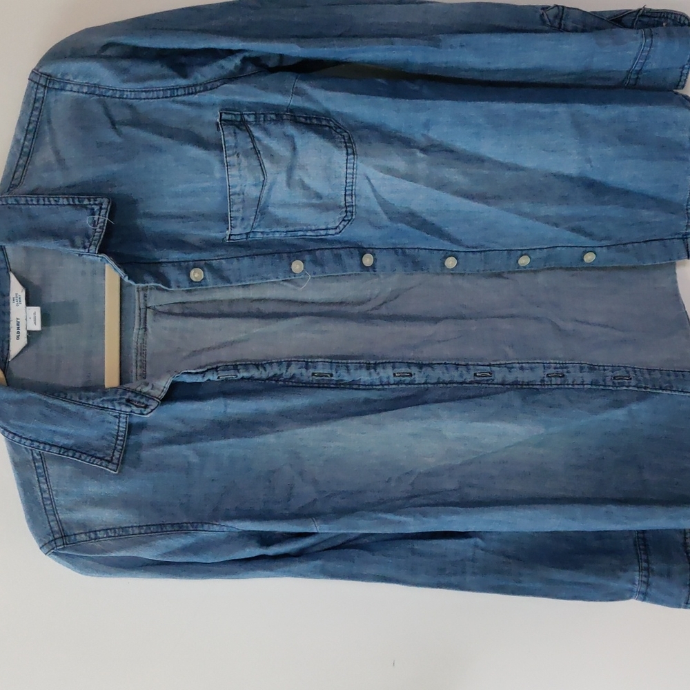 Old navy classic button down shirt